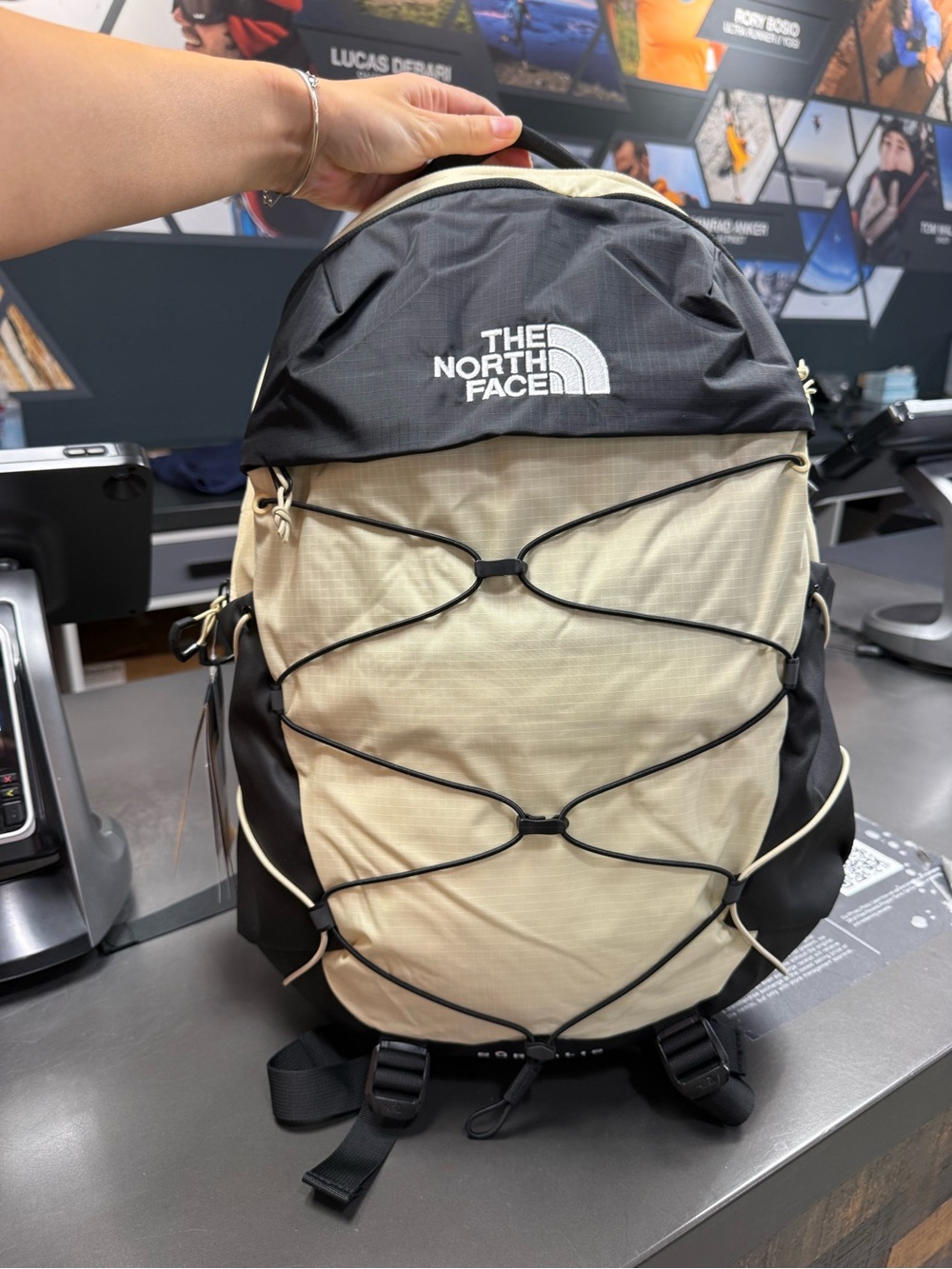 NWT!The North Face unisex Black & Gravel Backpack - Lightweight Daypack - Picture 3 of 13